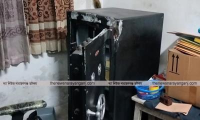 বন্দরে পোশাক তৈরি কারখানায় ডাকাতি