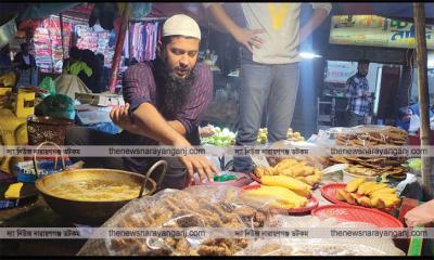 জামাই-শ্বশুর পিঠা ঘরে পাওয়া যায় ১৩ পদের পিঠা