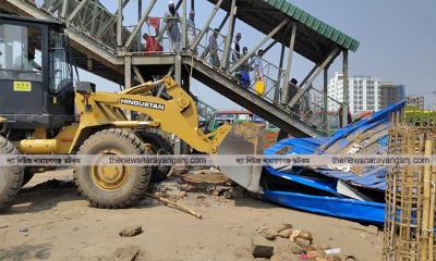 ‘গ্রীন অ্যান্ড ক্লিন নারায়ণগঞ্জ’ কর্মসূচির ব্যানার ফেস্টুন অপসারণ